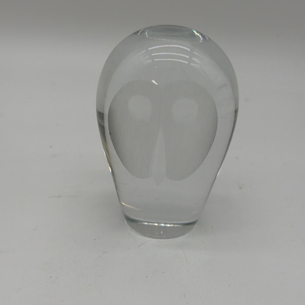 STYLIZED ETCHED GLASS OWL's HEAD SCULPTURE/PAPERWEIGHT. SIGNED.